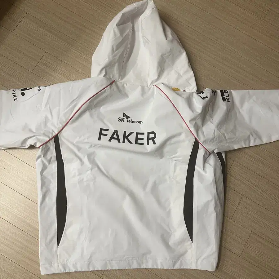 T1 2024 worlds jacket m size (faker 마킹)