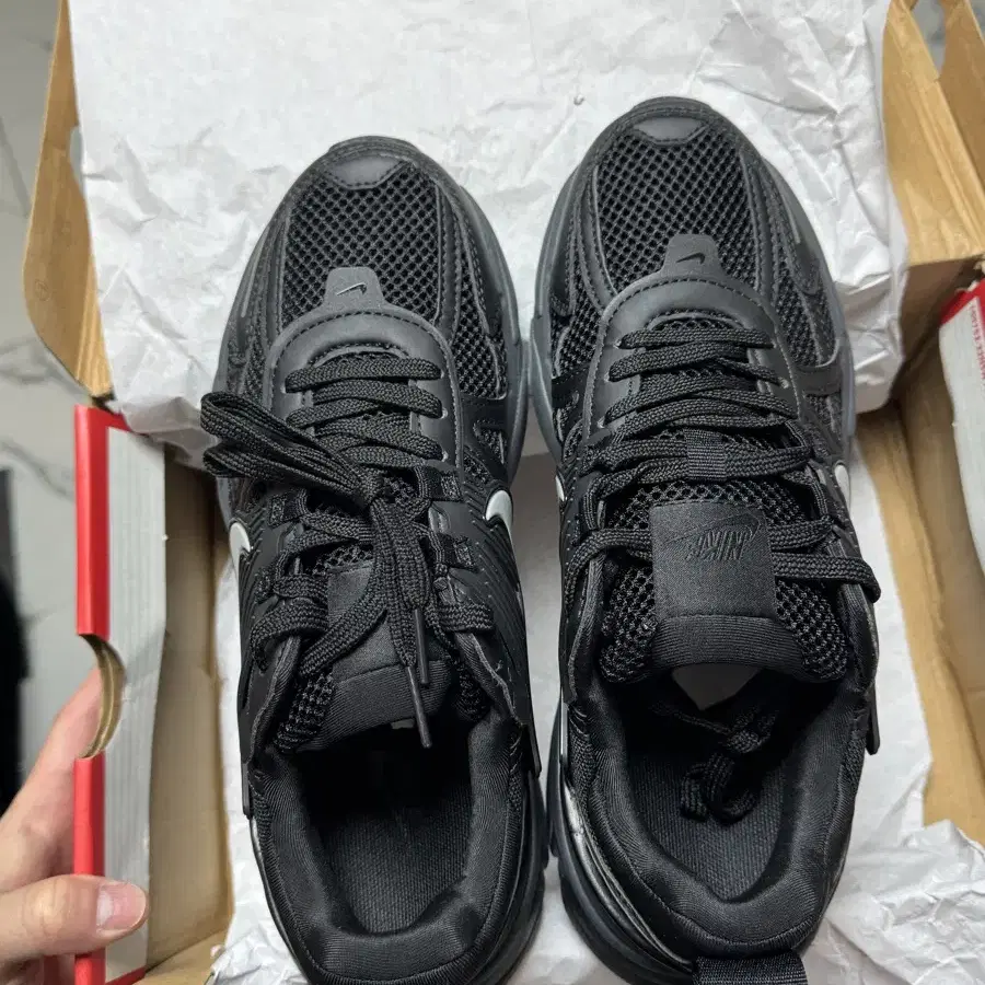 나이키V2K Run Black Anthracite BLACK NOIR