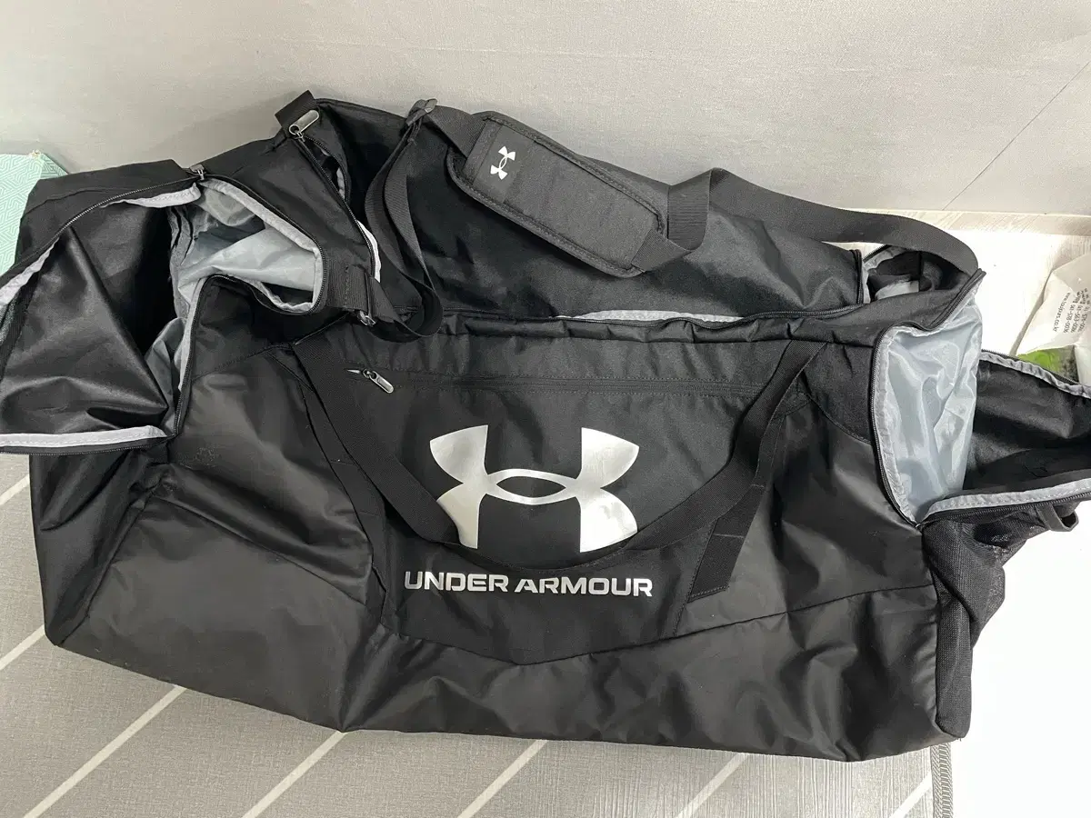 언더아머 더플백UA Undeniable 5.0 XL Duffle Bag