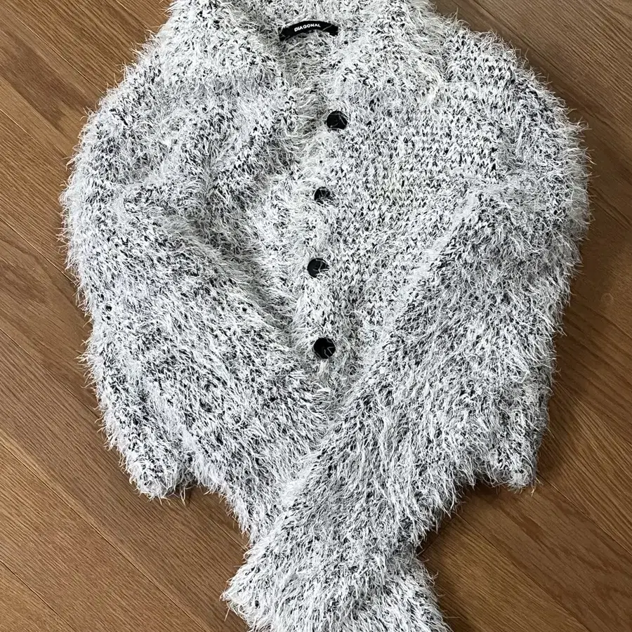 다이애그널 가디건 퍼자켓 FUZZY MIXED KNIT CARDIGAN