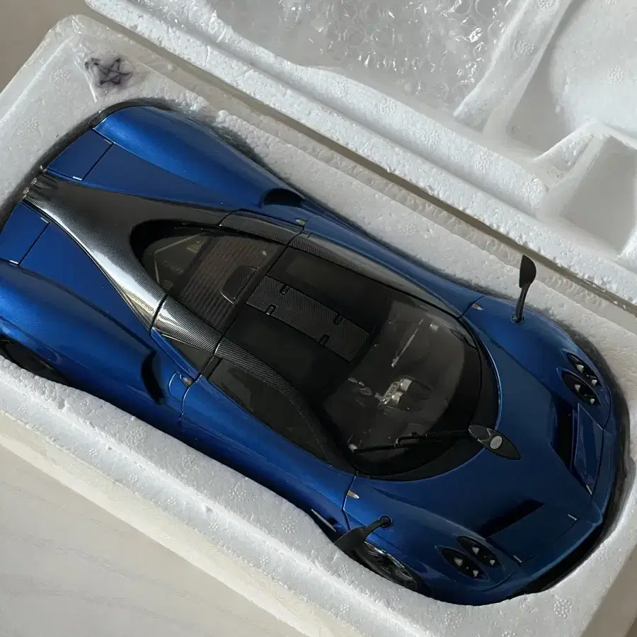 파가니 1:18 다이캐스트 gt autos 파란색