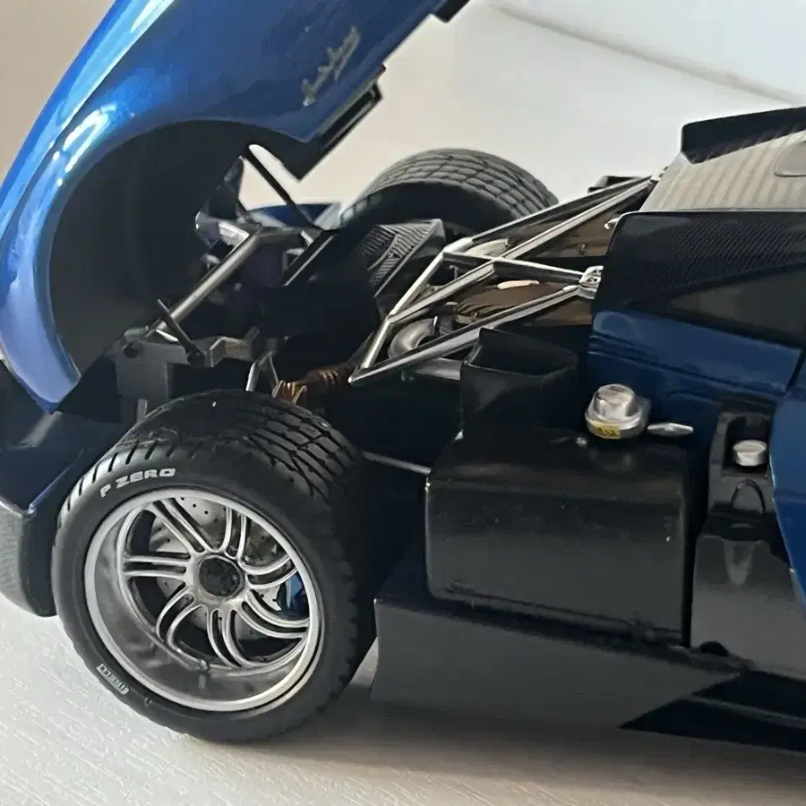 파가니 1:18 다이캐스트 gt autos 파란색