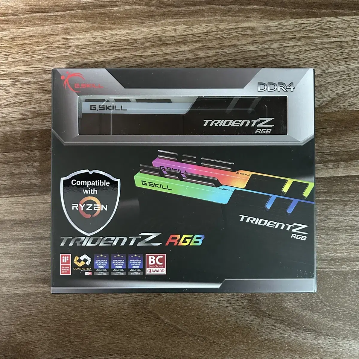 지스킬 G.SKILL DDR4 TRIDENT Z 16GB