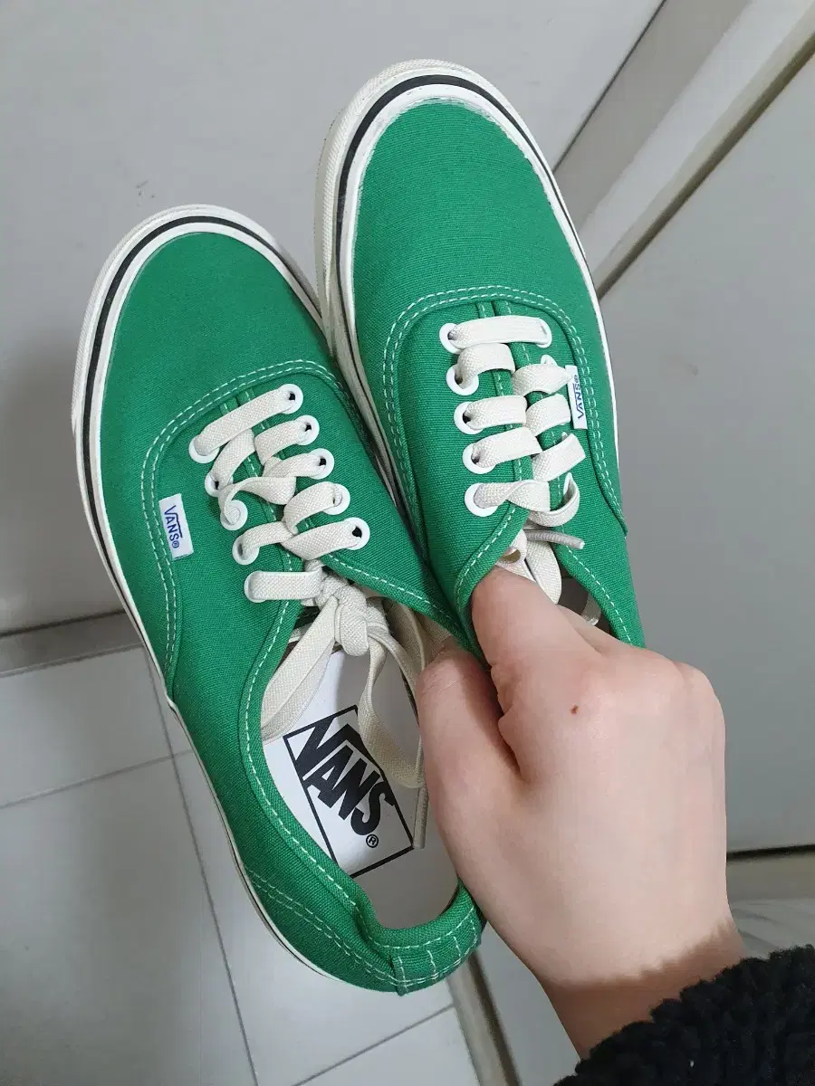 Vahns Authentic 44DX Anaheim Factory Emerald Green 250 Size