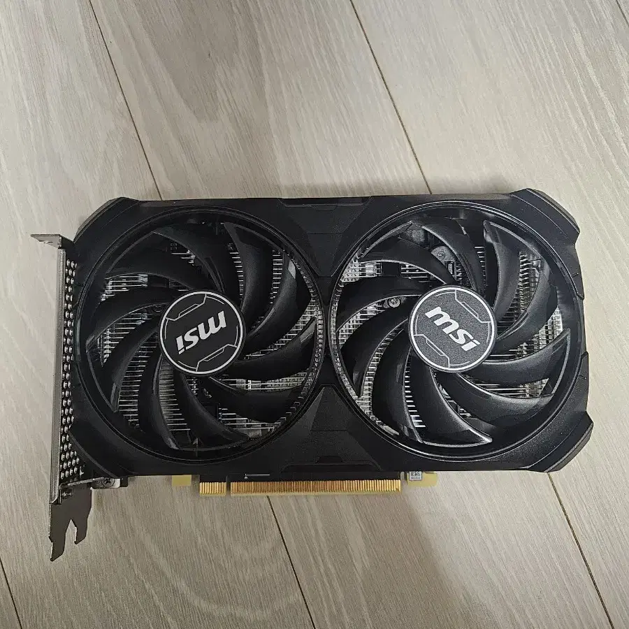 MSI RTX 4060 Ti Ventus 2X 16GB 팝니다.