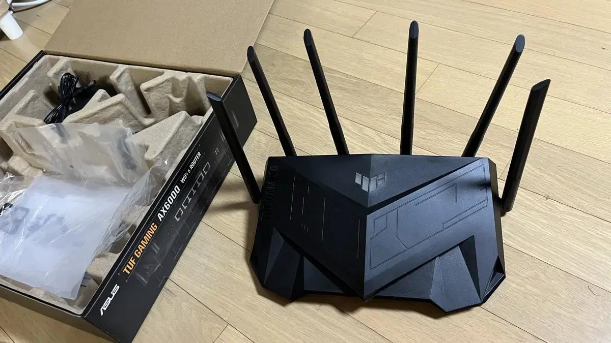 ASUS TUF-AX6000 유무선공유기 팝니다.