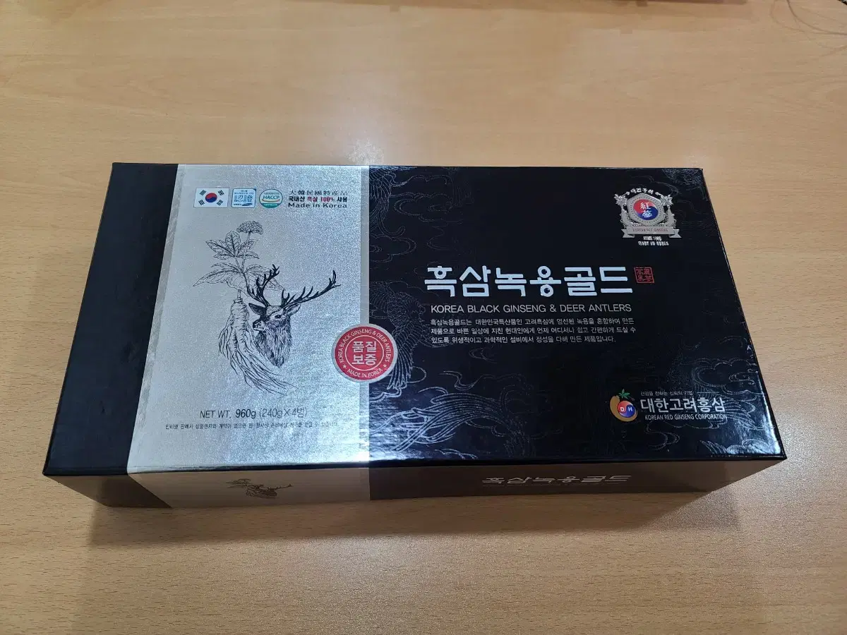 (새제품) 흑삼녹용골드 960g (240g X 4병) [원산지:국산]