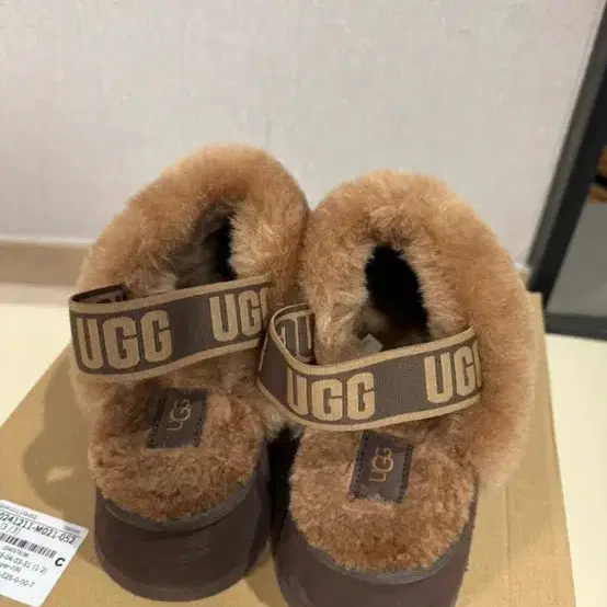 어그 ugg 정품 플렛폼 통굽 펀케트 (거의새상품) US7