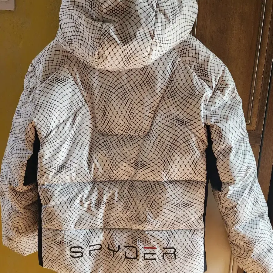 SPYDER 패딩 새거 팔아요