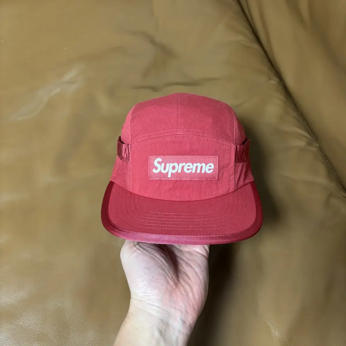 Supreme 슈프림 레드 캠프캡 모자 (Side Panel Red)