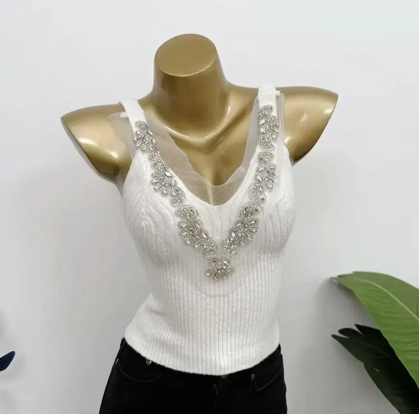 White gemstone crop blouse Knit blouse Crop top date look Cubic zirconia Imported clothing