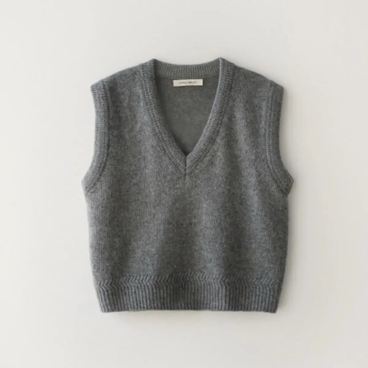 낫띵리튼 Auree vest