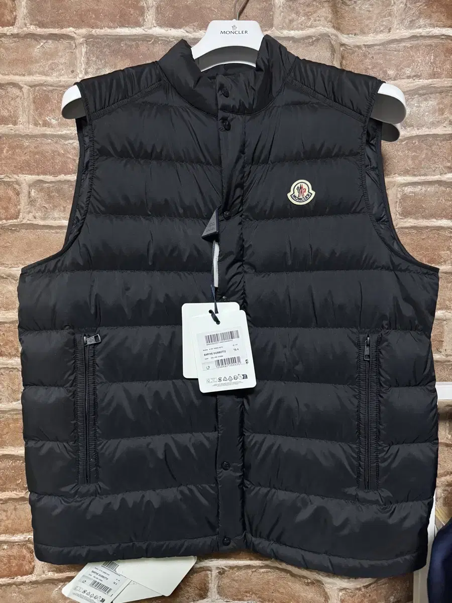 MONCLER MONCLER 25SS barthe barthe down padded vest black