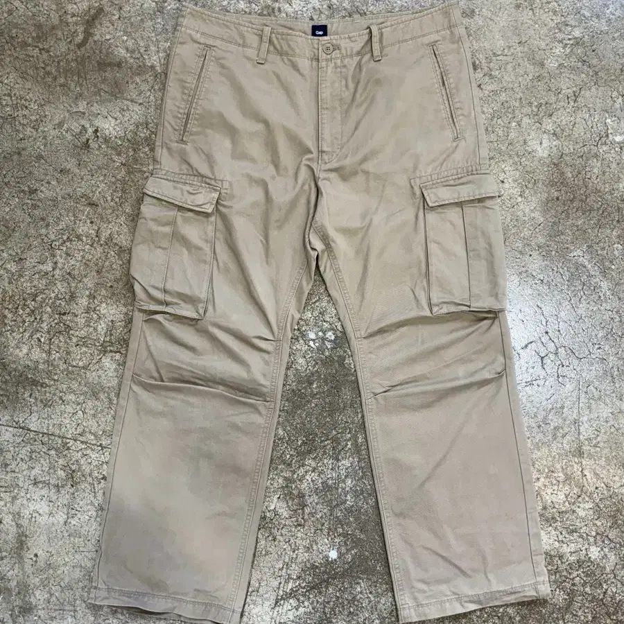 GAP beige cargo pants