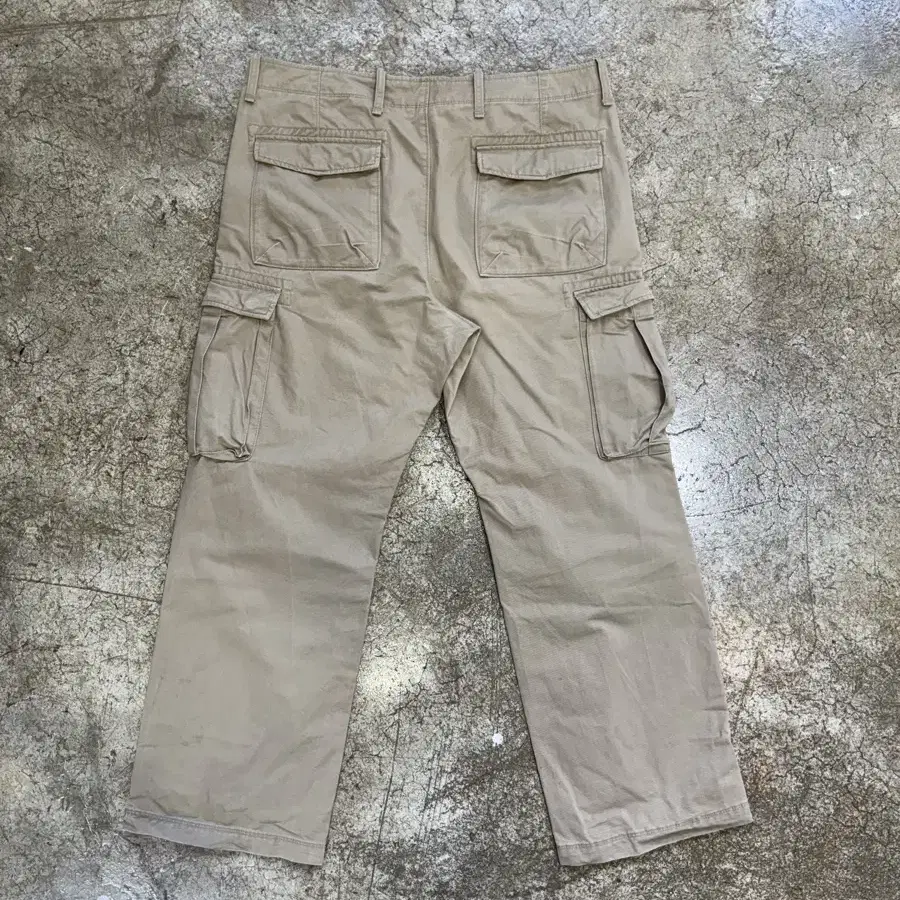 GAP beige cargo pants