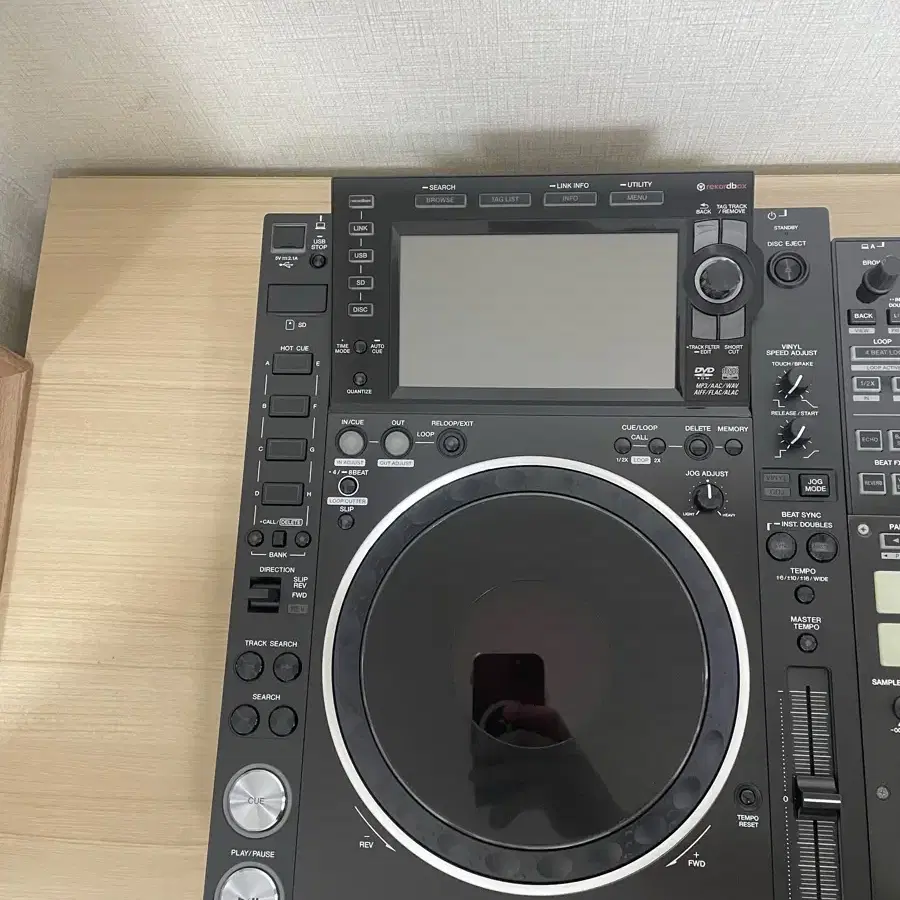 CDJ-2000nsx2 * 2대, DJM-S9 1대 판매합니다.