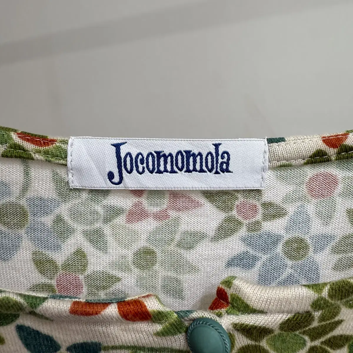 JOCOMOMOLA 그린 플라워패턴 티셔츠 (Made in Japan)