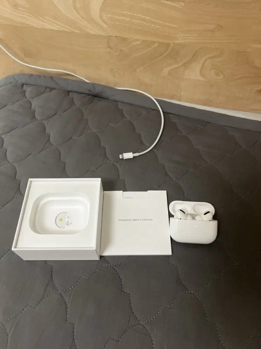 Quick sale)) AirPods Pro Full Box