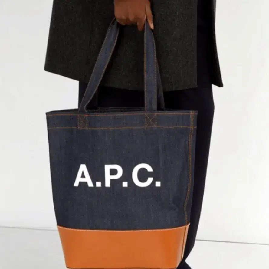 apc 아페쎄 악셀토트백