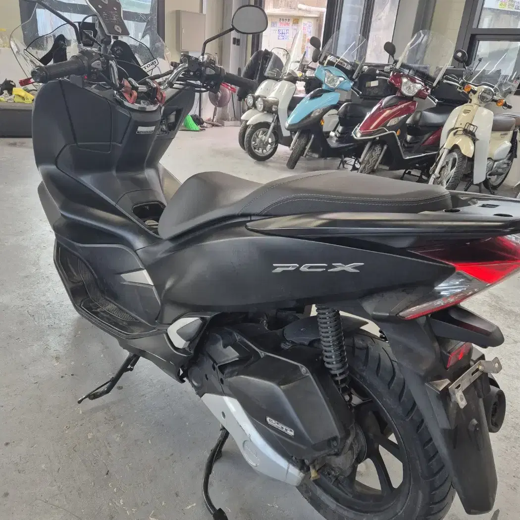 pcx125 20년 짧은키로수 판매합니다^~^