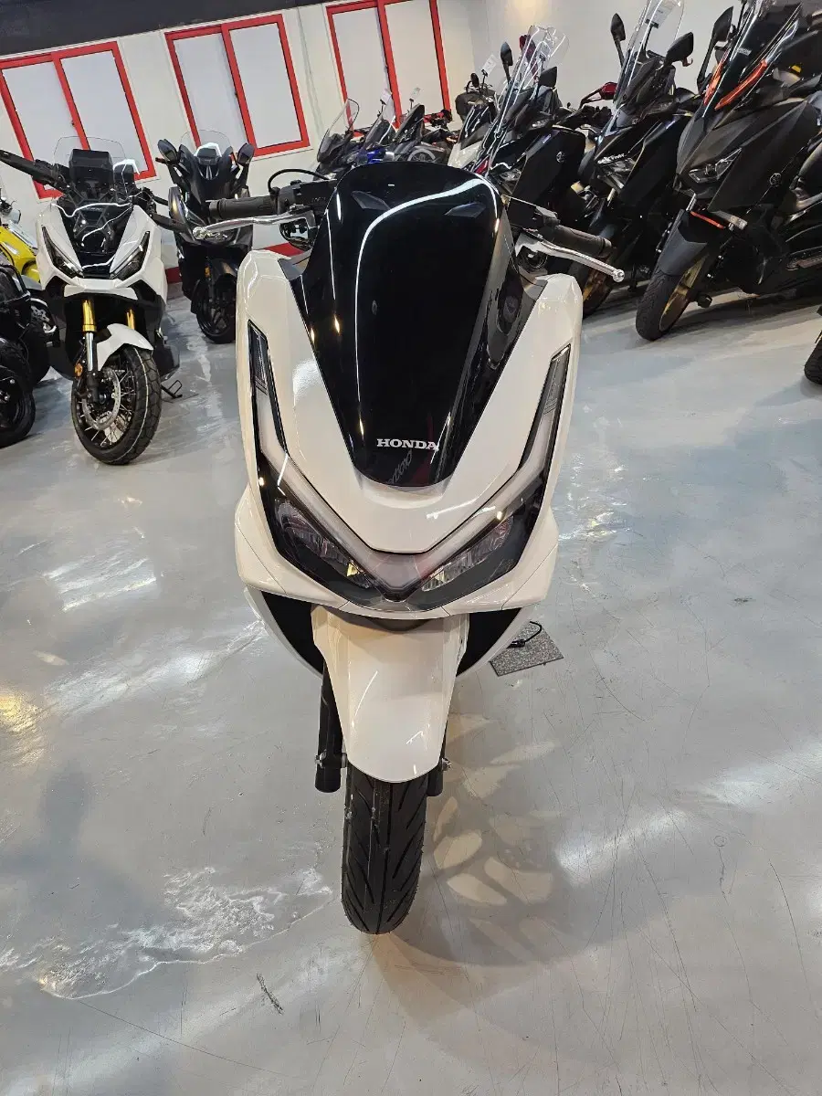 혼다 PCX125ABS신형 25년식 판매합니다