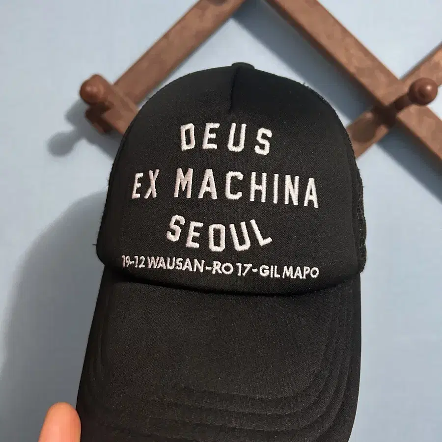 Deus 모자 볼캡/트러커캡 판매합니다