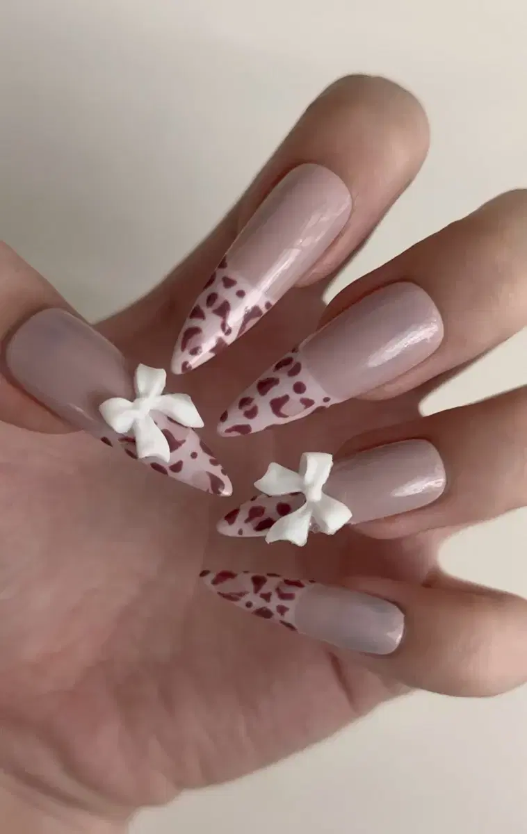 Pink leopard print ribbon nail tip