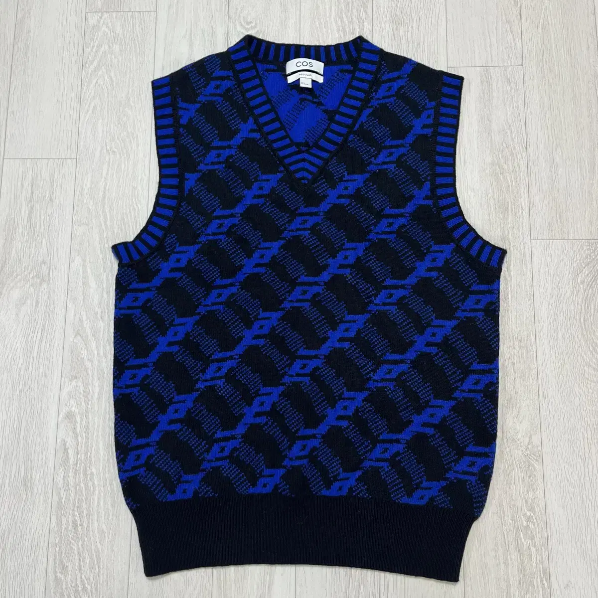 Cos knit vest