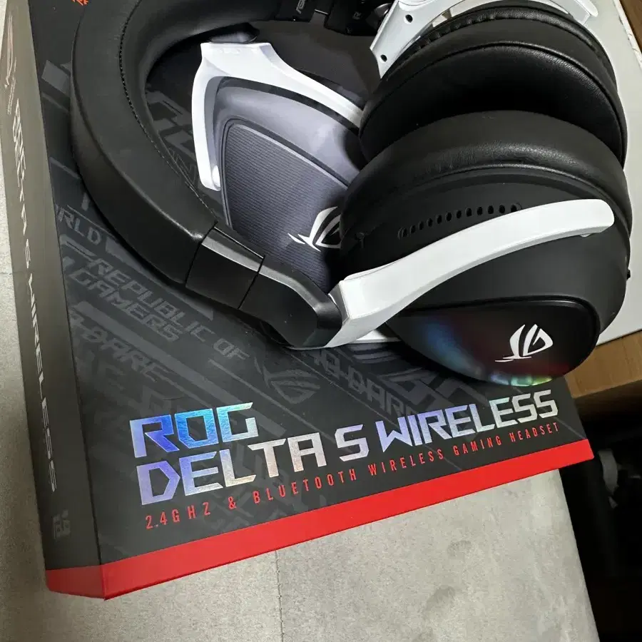 아수스 무선 헤드셋 ROG DEITA S WIRELESS