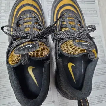 Nike Air Max 97 SE Medium Ash Bronzine 브랜드 중고거래 플랫폼