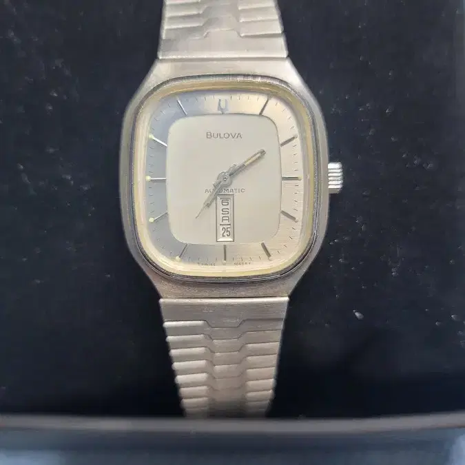 부로바 데이데이트 빈티지 시계. BULOVA Vintage watch.