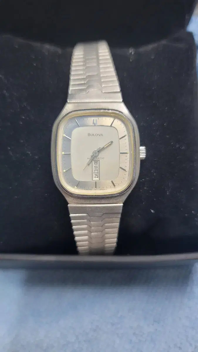 부로바 데이데이트 빈티지 시계. BULOVA Vintage watch.