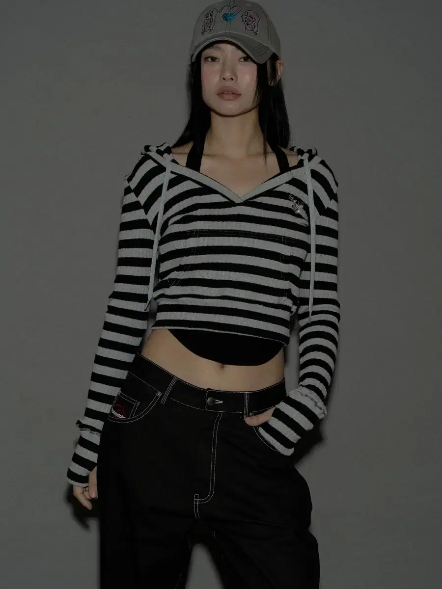 플리즈노팔로우 Deer Ribbed Crop Hoodie Top 블랙