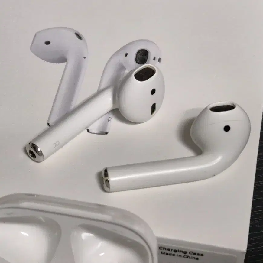 AirPods(에어팟) 2세대 (유선 충전 8핀)