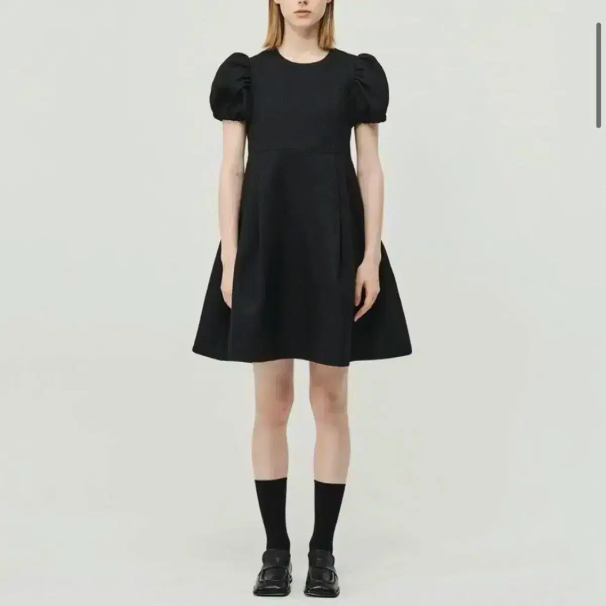 마이스 MAIS BALLOON TUCK DRESS / BLACK