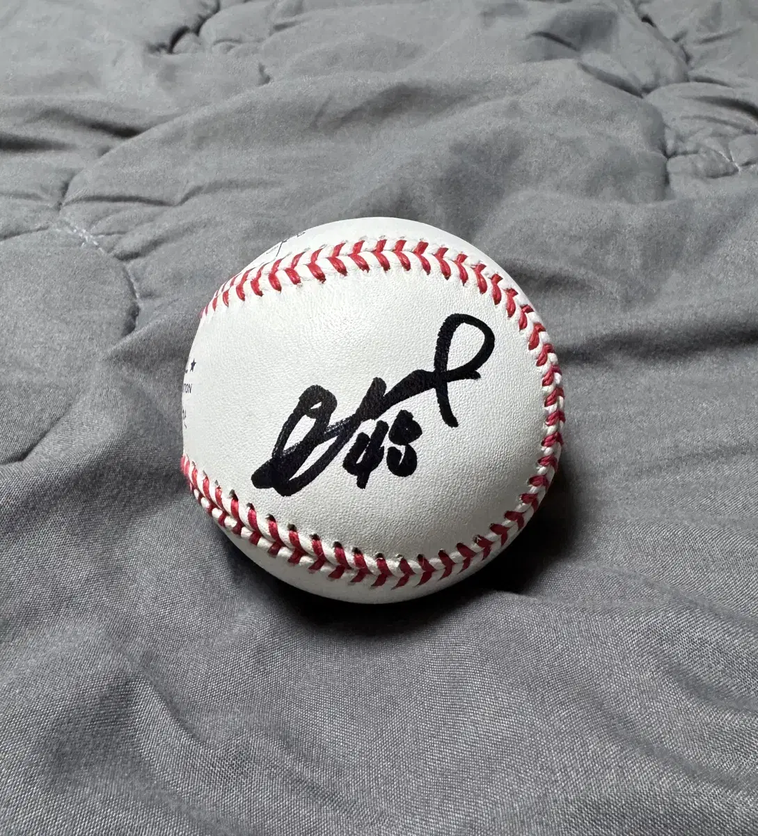 KIA, Kia Tigers Lee Eui-ri's autographed baseball, autographed baseball