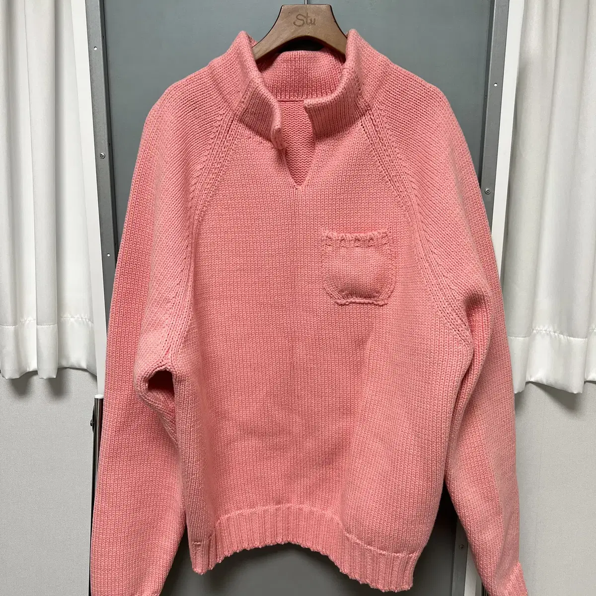 [OS] STU 24FW Collar Knit Pink 샘플