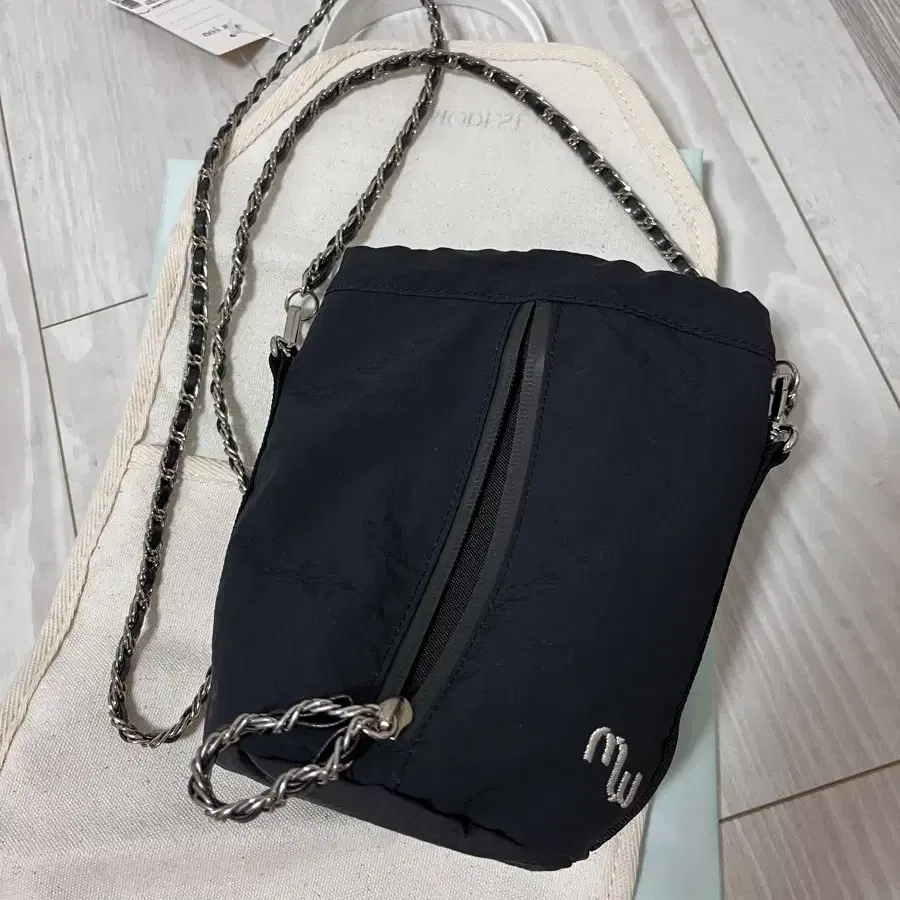 모데스트무드 Amodest Cross Bag