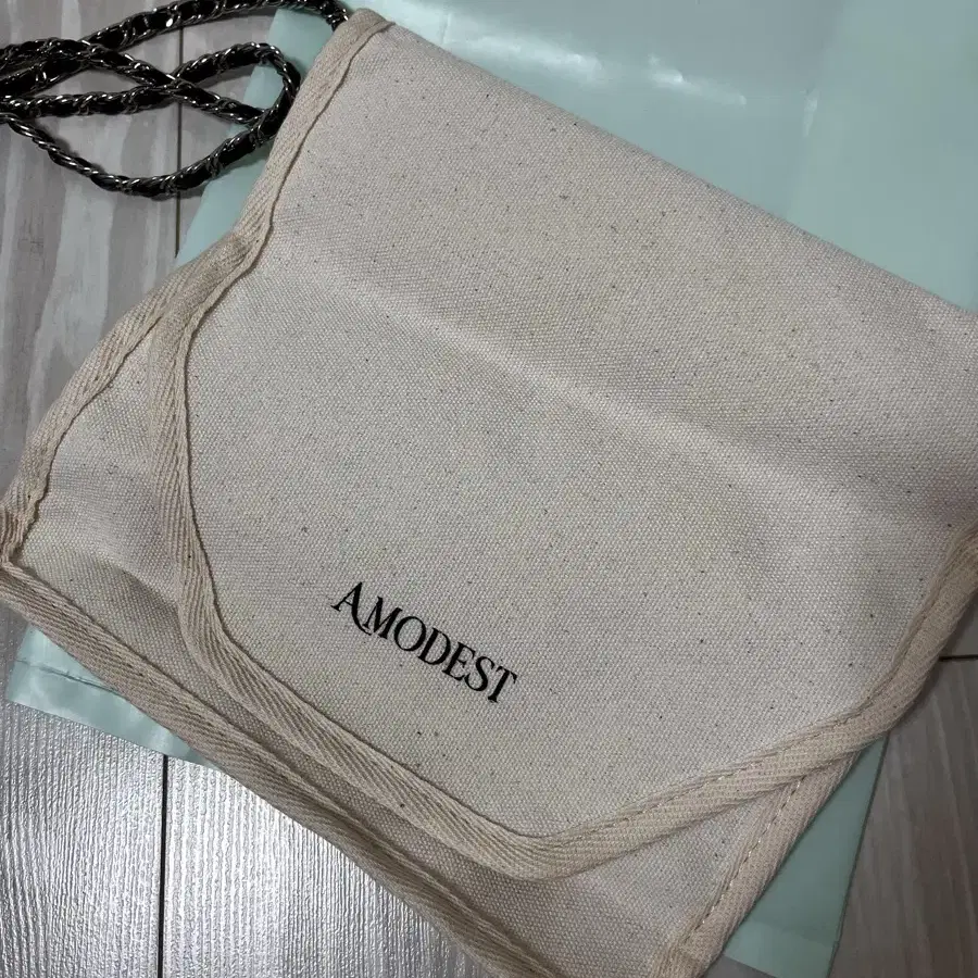 모데스트무드 Amodest Cross Bag