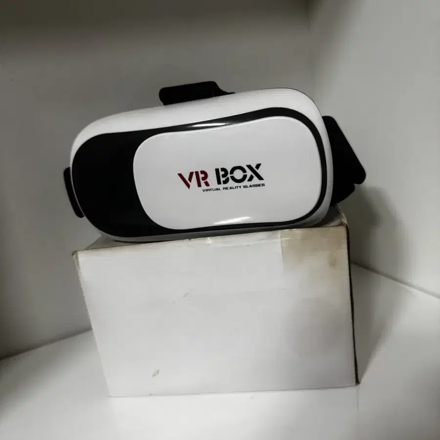 VR,영화같은 안경?(집청소하다가 발견)