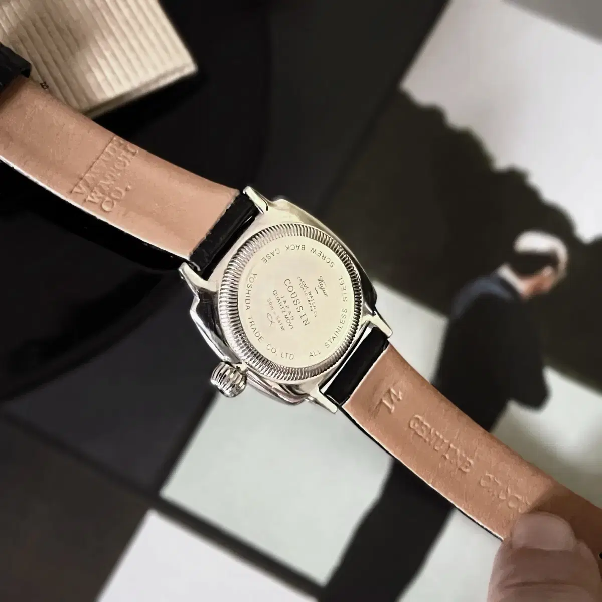 VAGUE WATCH CO. 바그 시계 Coussin (여성시계)