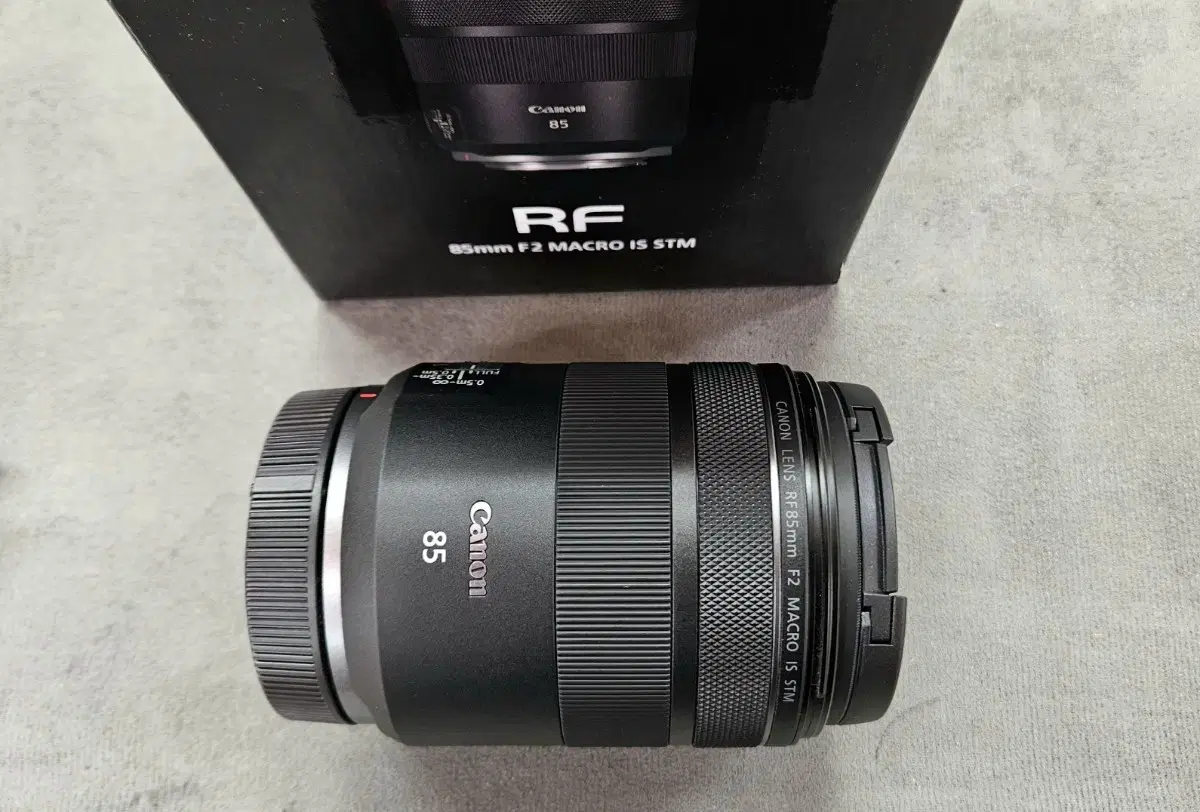 신품급> 캐논 RF 85mm F2 MACRO IS STM RF85.2