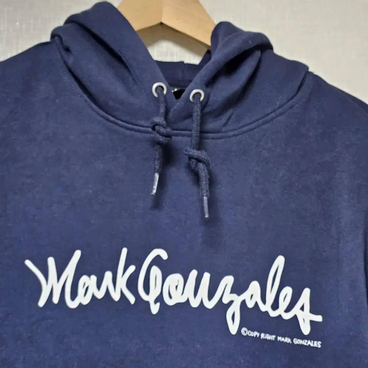 Mark Gonzales 후드티