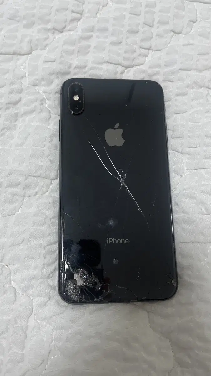 iPhone Xs Max 256 Back Damage Space Gray