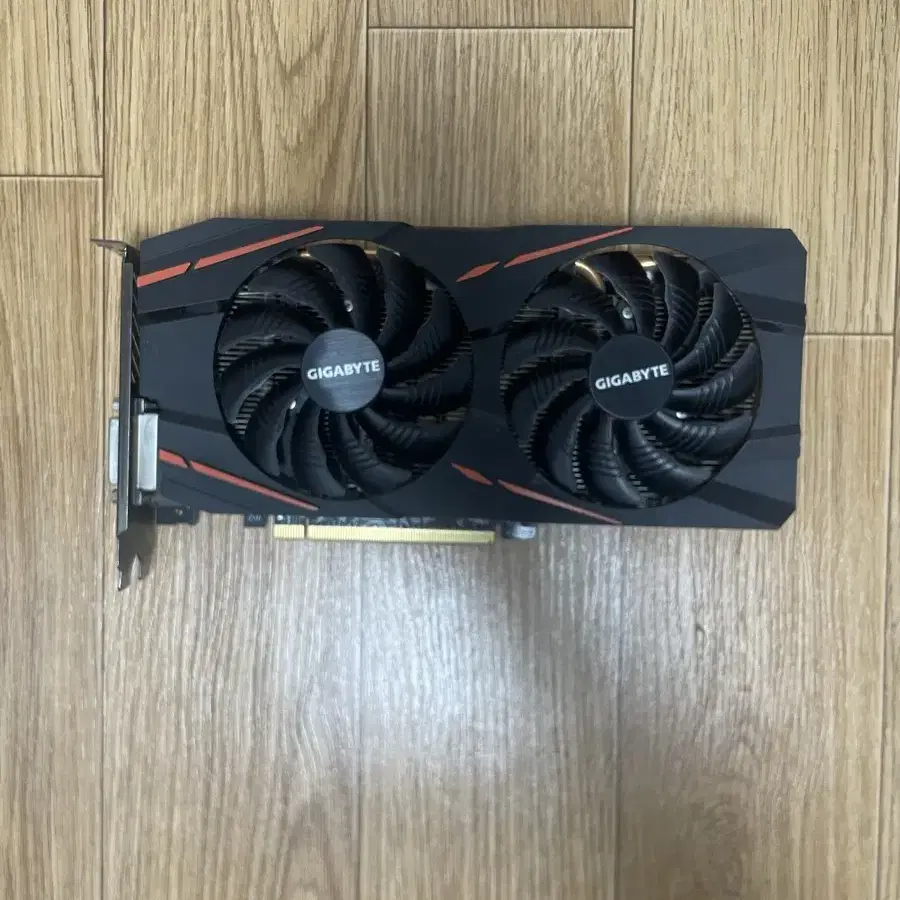 라데온 RX570 4GB 팝니다