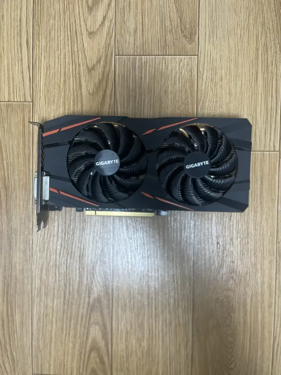 라데온 RX570 4GB 팝니다