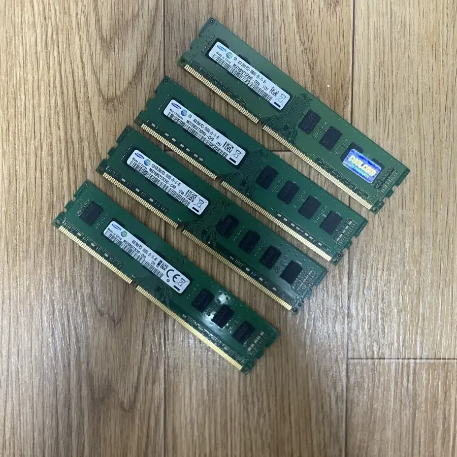 DDR3 램 4기가 4개 일괄 팝니다