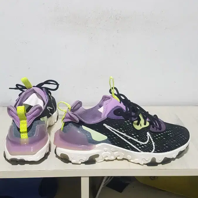 택포 250-255 정품 NIKE REACT 리액트 비전 초경량 쿠션화!