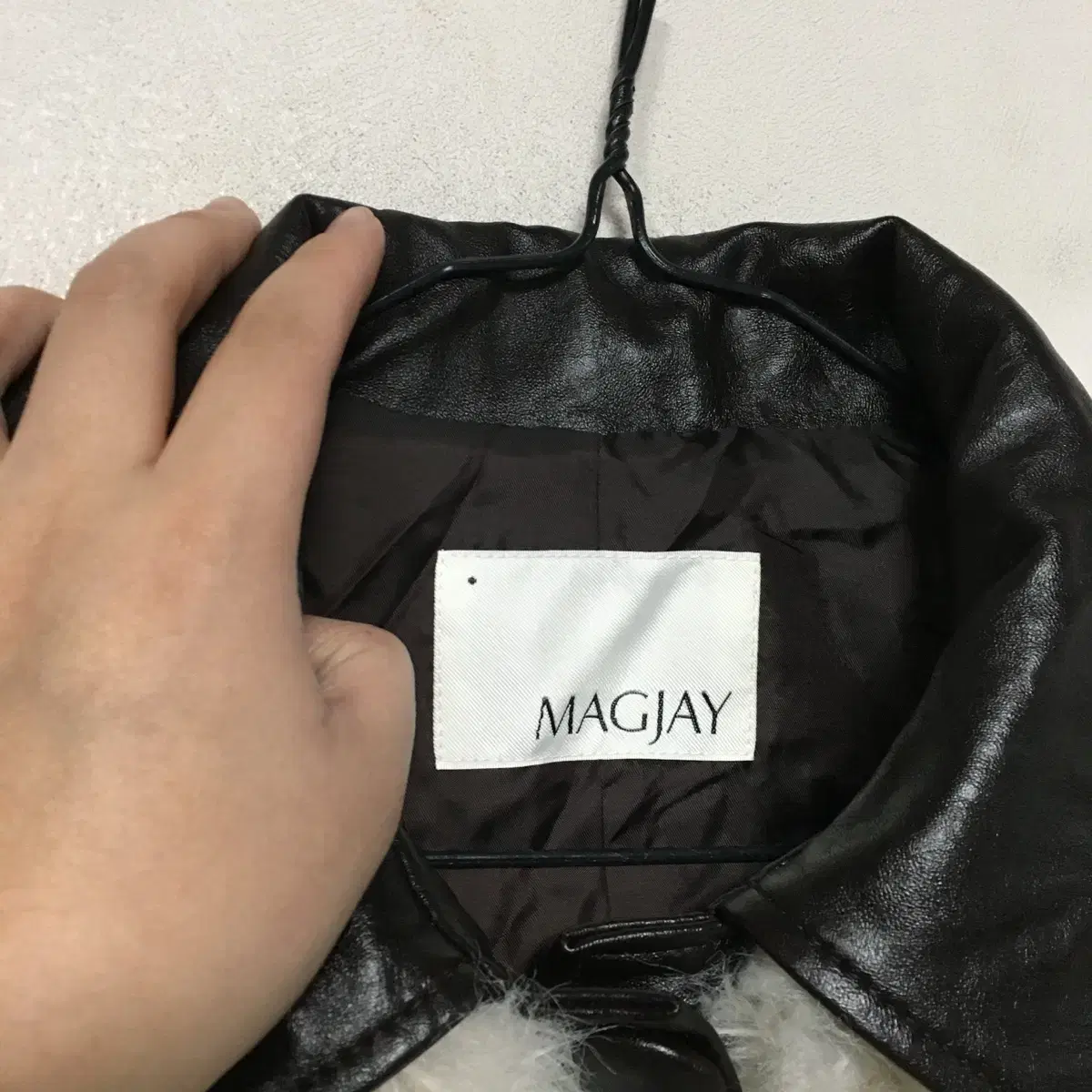 새상품 MAGJAY 매그재이 레더카라 퍼 자켓 F