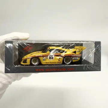 스파크 S5500 1/43 Porsche 935